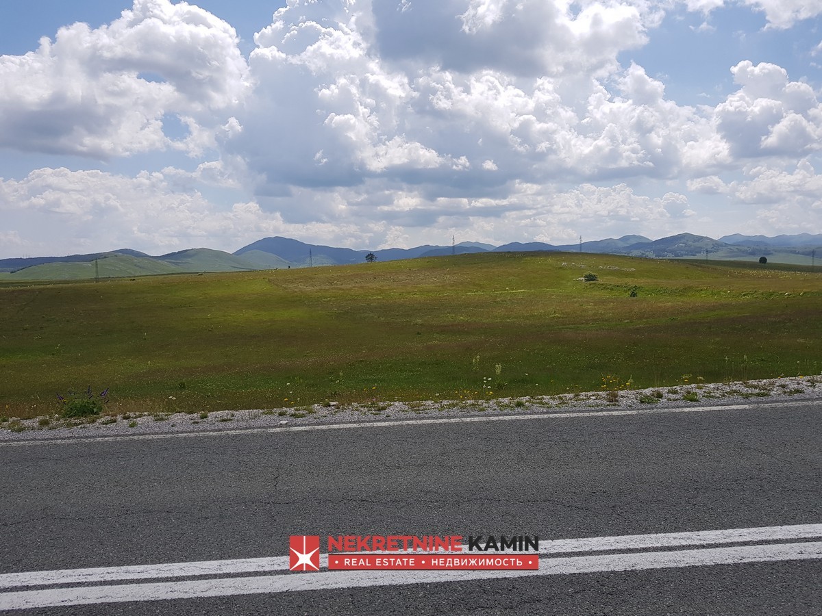 Plac od 9009 m² u blizini restorana Izvor, Žabljak, Crna Gora